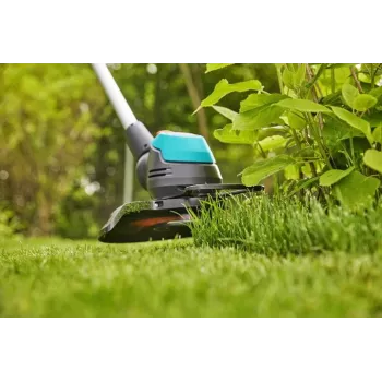 Gardena EasyCut 23/18V Ready-To-Use Set - zāles trimmeris - bezvadu 2 Ah - griešanas platums: 230 mm - 2,4 kg (14700-20)