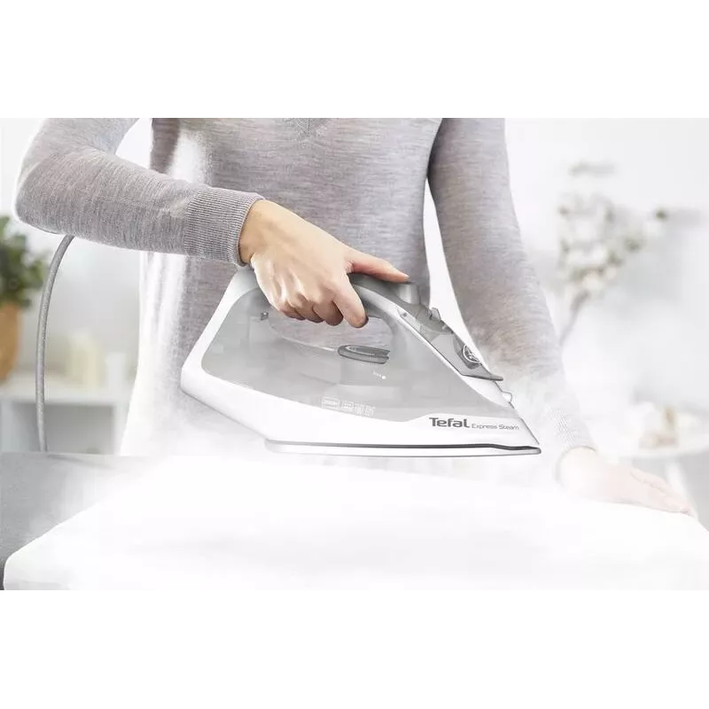 Tvaika gludeklis Tefal FV2863E1, 2400 W, nepārtraukta tvaika plūsma 35 g/min, nepiedegoša zole, vertikālā tvaicēšana