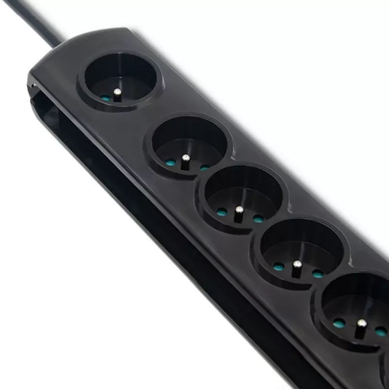 Pārsprieguma aizsargs Qoltec 50171 melns 7 maiņstrāvas rozetes 230 V 1,5 m