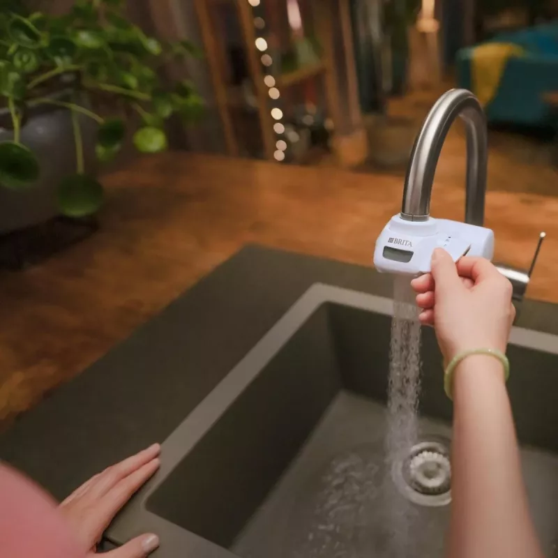 BRITA krāna ūdens filtrs modelis 1.2023.0413, 3 režīmi, 5-pakāpju kārtridžs, 600 L tilpums, balts, 5 krāna adapteri