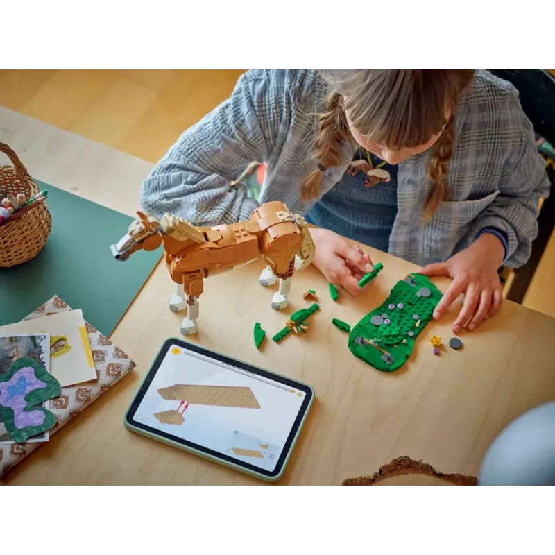 Konstrukciju rotaļlieta LEGO Creator 3-in-1 Magnificent Steed 31166 — 685 gabali, vecums 9+, modeļa izmērs 80×240×230 mm