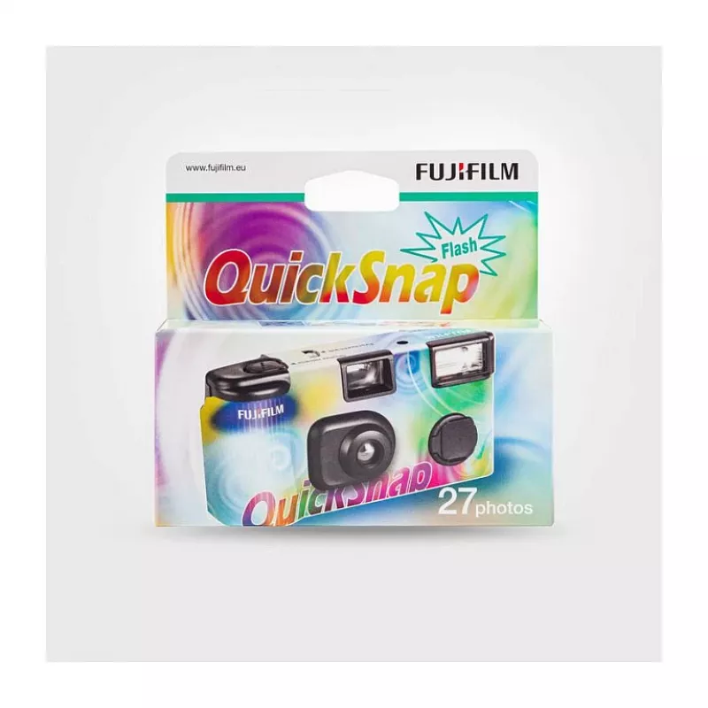 Vienreizlietojamā foto kamera Fujifilm Quicksnap Flash — 135 mm (32 mm fokusa attālums), 1/100 s aizvars, iebūvēta zibspuldze, melna