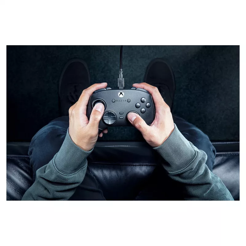 Razer Wolverine V3 - Tournament Edition - Spēļu paliktnis - Vadu - Microsoft Xbox Series X, Microsoft Xbox Series S, PC (RZ06-05210100-R3M1)