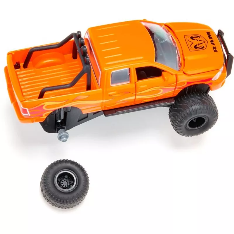 Siku RAM1500 ar balona tipa riepām Pikapa modelis Salikts 1:50