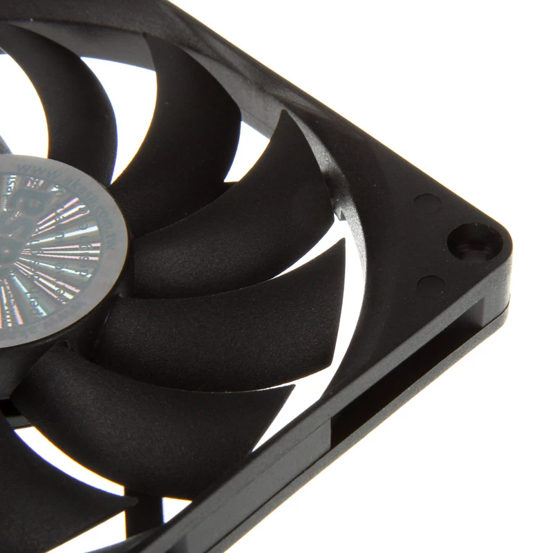 AKASA AK-FN076 80 mm korpusa ventilators - melns