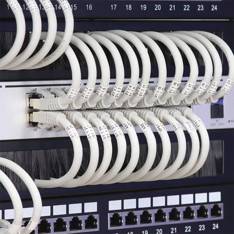Qoltec 54513 19" statīva suku sloksne, 1U