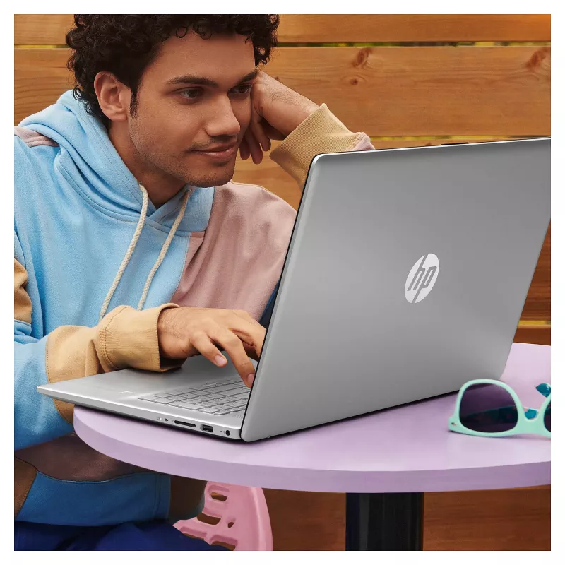 HP 17-cn3659ng A2TZ2EA#ABD piezīmjdators 43,9 cm (17,3 inch) 1920x1080 - Intel Core i5 1334U - 512GB SSD - bez GPU - HDMI/USB-C - bez OS - Sudraba (A2TZ2EA#ABD)