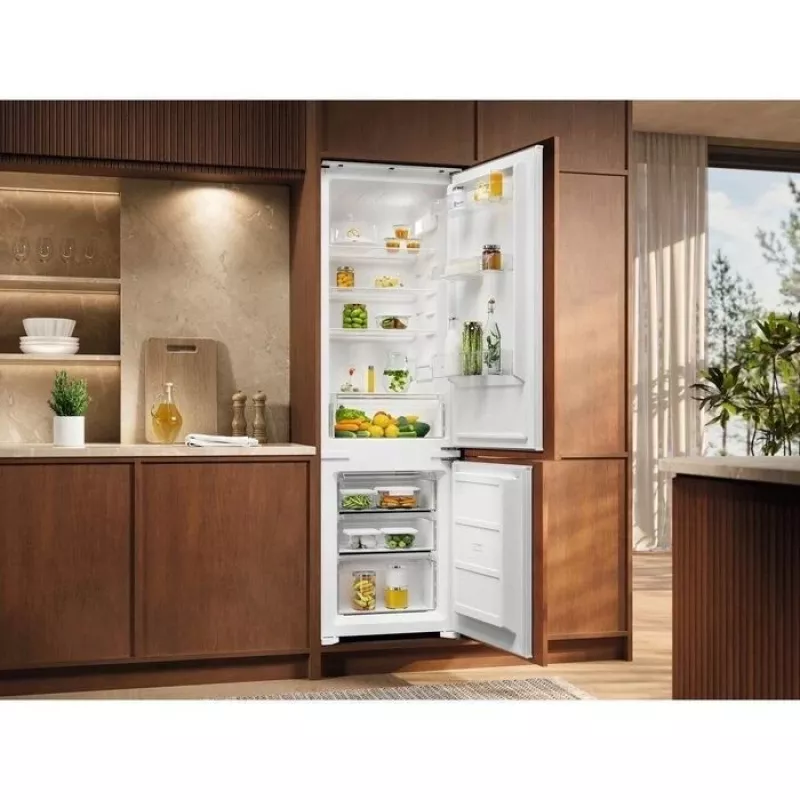 Iebūvējamais ledusskapis-sal dētājs Electrolux ENS3SE18S — nerūsējošais tērauds, augšējā saldētava, maināmas durvis, energoefektivitātes klase E