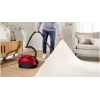 Putekļsūcējs Bosch BGB 41RD3H — 600 W, 4 L putekļu maisiņš, HEPA filtrs, 11 m darba rādiuss, teleskopiskā caurule, sarkans