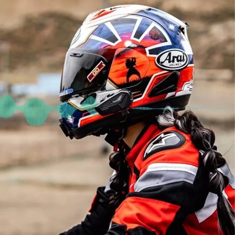 FreedConn F1 Plus V2 EU BT 5.4+EDR motociklu iekšējais sakaru bloks, darbības attālums līdz 500 m, RUNĀ POLISKI