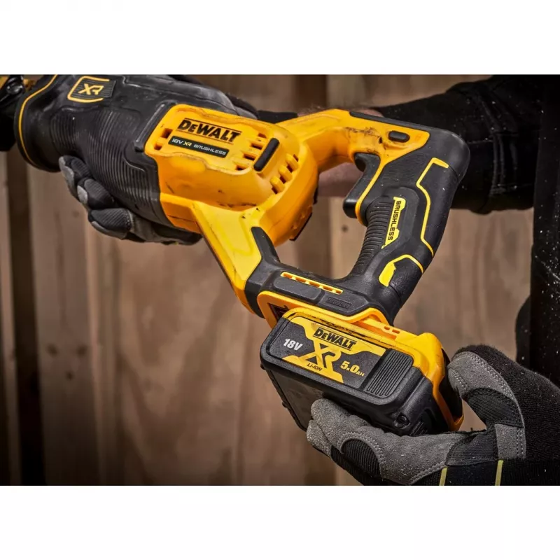 DeWALT DCS382N-XJ motorzāģis