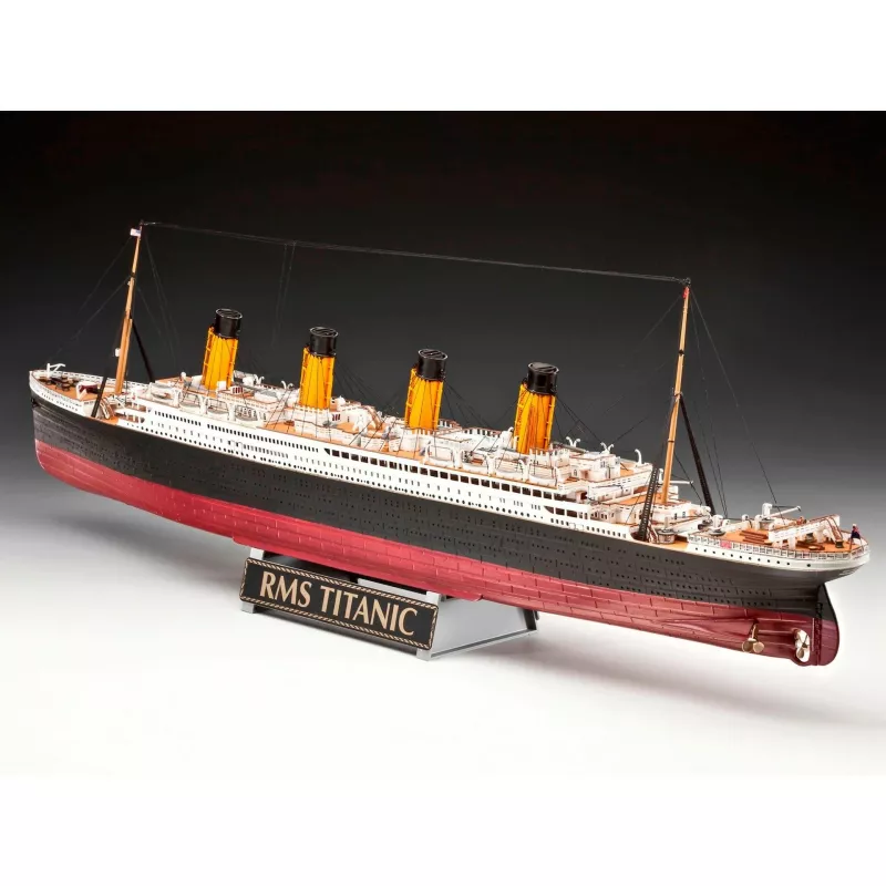 Rv05715 - Revell -1:400 - Dāvanu komplekts - 100 gadi Titanic (speciālizdevums)