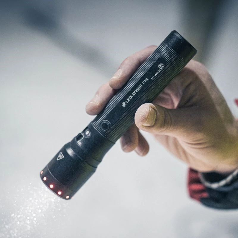 Rokas lukturītis Ledlenser P7R melns uzlādējams LED 1000 lūmenu, 3.7V 21700, IP68, 159 mm, 360 g