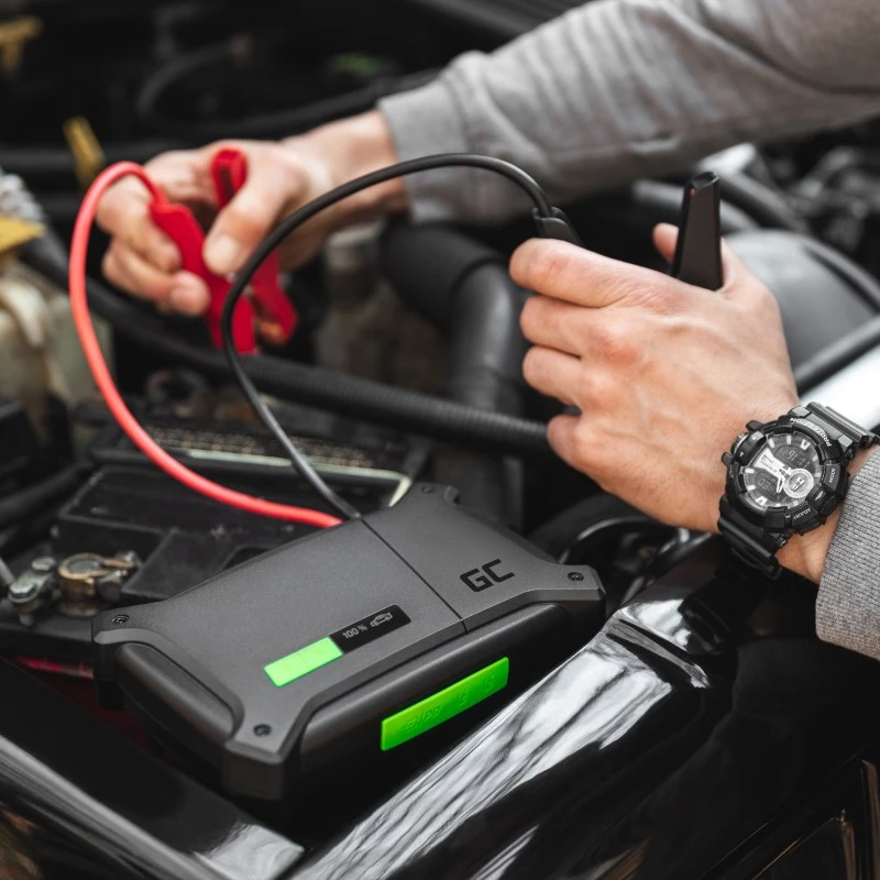 Ārējais akumulators Green Cell CJSGC01 — 16000 mAh LiPo, USB-C PD 60W, QC 3.0, 80W kopējā izeja, IP64, iebūvēts displejs un lukturītis, USB-C + 2x USB-A, 12V izeja