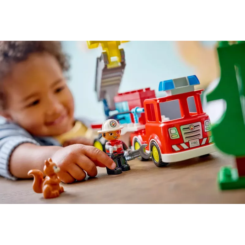 LEGO DUPLO 10473 Ugunsdzēsēju mašīna ar šļūteni un ugunsdzēsēju