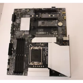 Mātesplate MSI PRO B860-PSO — lietota, atjaunota, iebūvēts akumulators, bez piederumiem, iekļauts aizmugurējais panelis