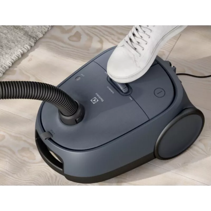 Electrolux EB61C2DBP 3.5 L cilindra putekļsūcējs Sausā tīrīšana 750 W Putekļu maiss