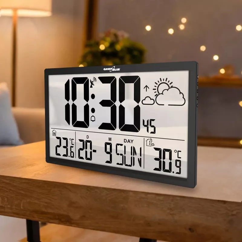 Sienas pulkstenis GreenBlue GB218 — īpaši liels LCD, laika apstākļu stacija, iekštelpu/āra temperatūras, datuma displejs