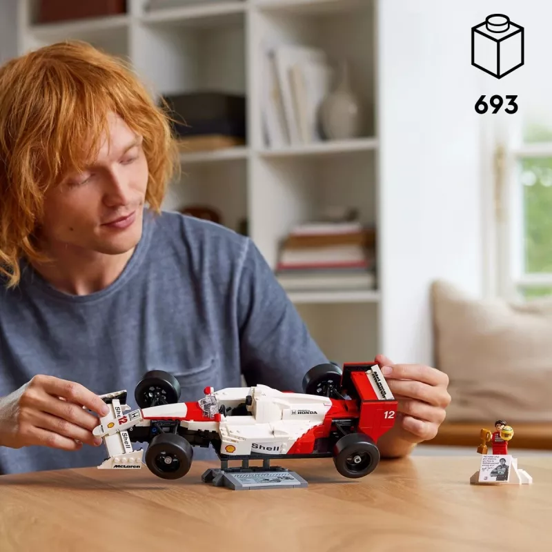 LEGO komplekts McLaren MP4/4 Ayrton Senna 10330 — LEGO ICONS mēroga modeļa eksponāts