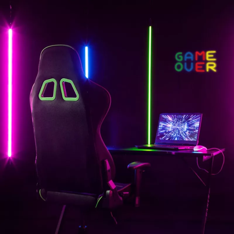 Neona izkārtne MANTA SNL102MT — 'Game Over' stila izgaismots sienas dekors, pieslēdzams LED neona efekts