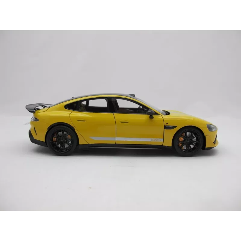Klasiskā auto modelis Xiaomi BHR08KQGL salikts mērogā 1:18 — 284×110×82,5 mm