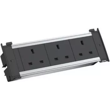 Bachmann Kapsa S - 2 m - Iekštelpām - G tips (BS 1363) - G tips - Melns - Sudrabains - 3 maiņstrāvas izejas