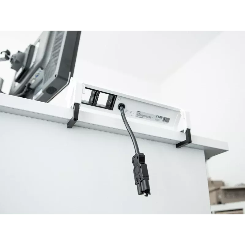 Socket outlet 3 x Type F Bachmann Desk2