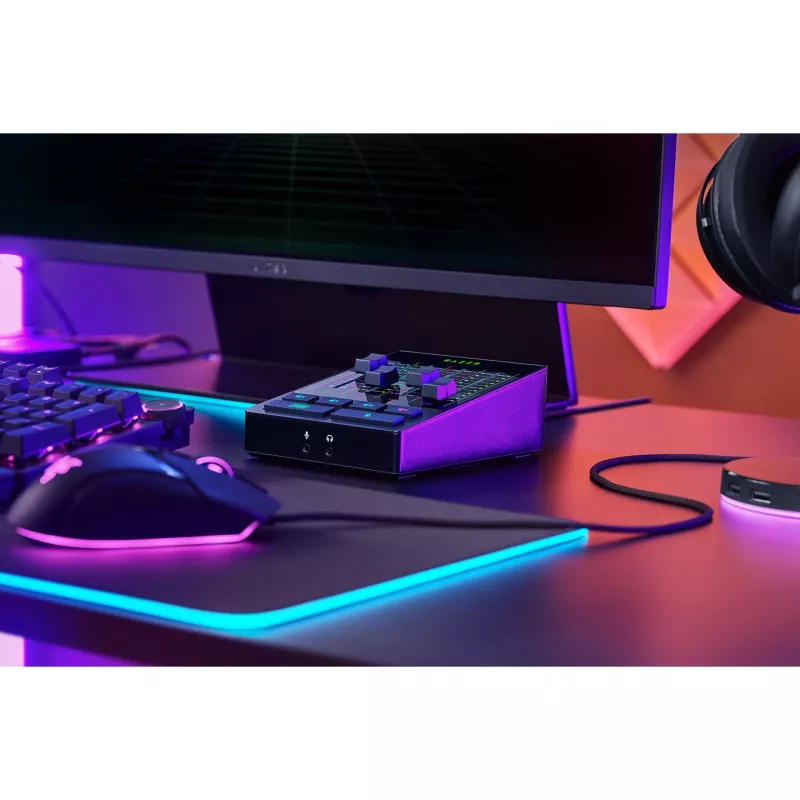 Razer digitālais mikseris 4 kanāli (RZ19-03860100-R3M1)