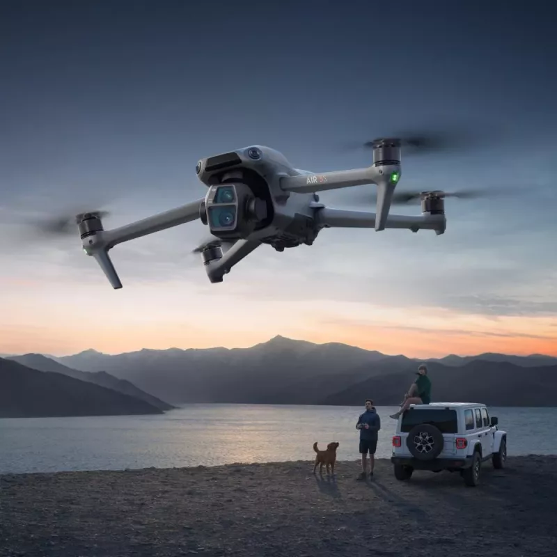 Kvadrokopteris DJI Air 3s RC-N3 — 50 MP kamera, 4K 3840×2160, 4 rotori, maks. 27 m/s, 32 000 m diapazons, 4276 mAh akumulators, pelēks