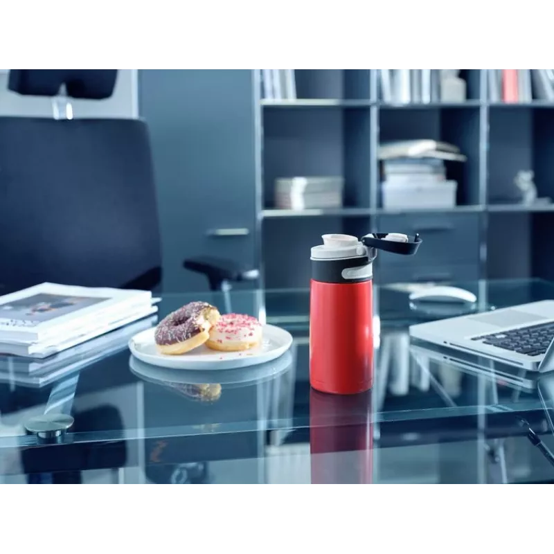 Travel mug Leifheit 03245 nerūsējošais tērauds 350 ml, dubultsienu, hermētisks, paceļams vāks, melns/sarkans