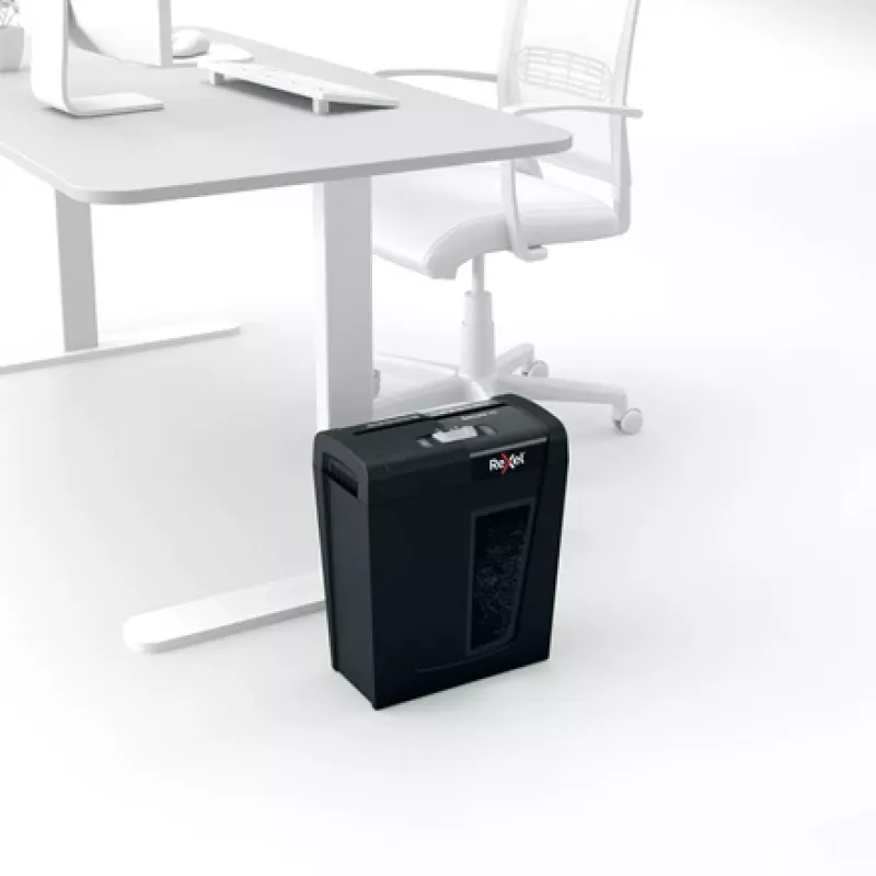 Papīra smalcinātājs REXEL Secure X8 — šķērsgriezuma P-4, 4x40 mm, 8 lapu ietilpība, 14 l tvertne, melns