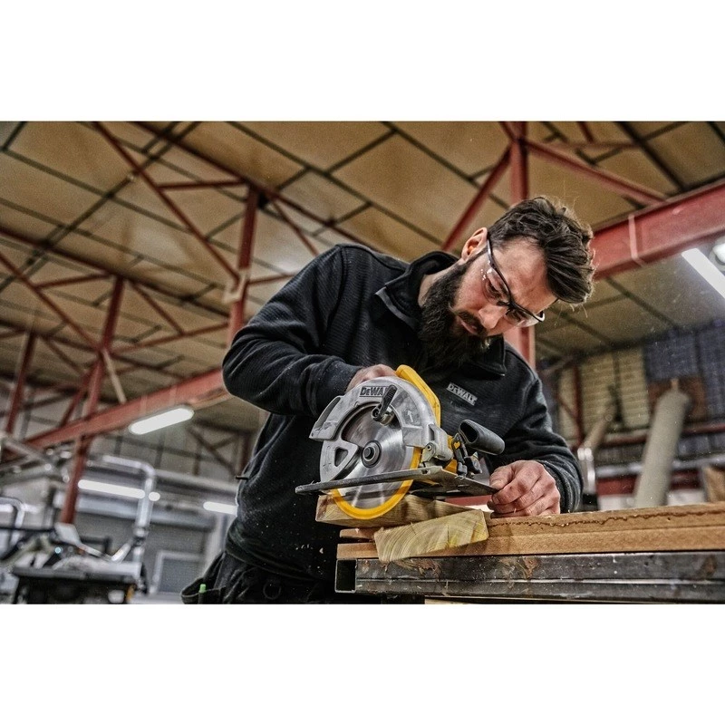 DeWALT DWE560 Pārnēsājamais ripzāģis 18,4 cm 5500 apgr./min 1350 W
