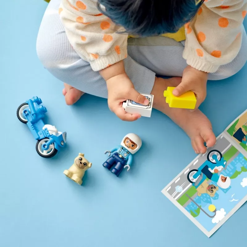 Rotaļu motocikla komplekts LEGO Duplo Policija 10967 ar kustīgiem riteņiem un policista figūru
