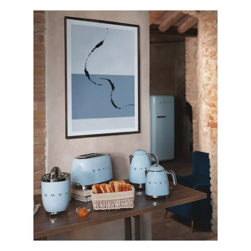 SMEG Electric Kettle 50s Style KLF04PBEU, Pastel Zils