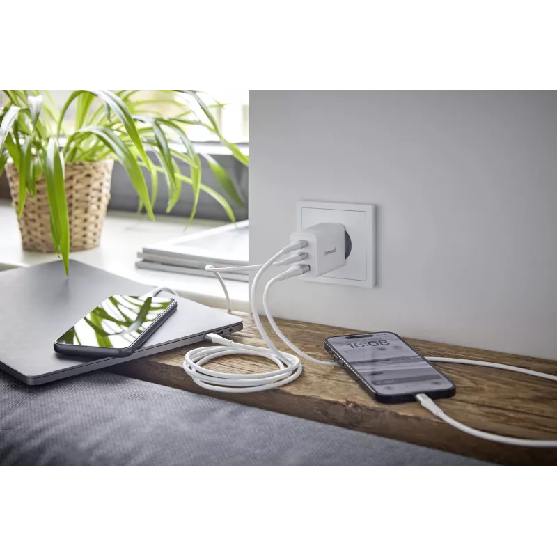 Strāvas adapteris 1XUSB-A/2XUSB-C/7806512 Intenso