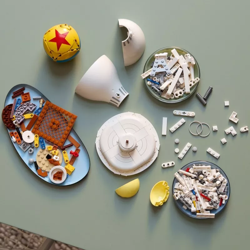 Konstruktora rotaļlieta LEGO Ideas modelis 21357 — Luxo Jr., 613 gab., 290×140×110 mm