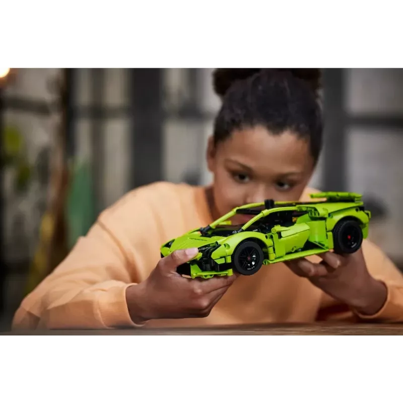 LEGO Technic konstrukciju modeļa komplekts Lamborghini Huracán Tecnica mērogā 1:10, 806 detaļas, vecumam 9+