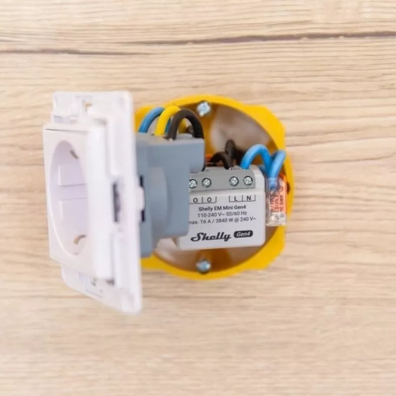 Viedais relejs Shelly Relay EM Mini Gen4 1 kanāla Wi‑Fi Matter Zigbee Bluetooth 8A, 110–240V, enerģijas skaitītājs