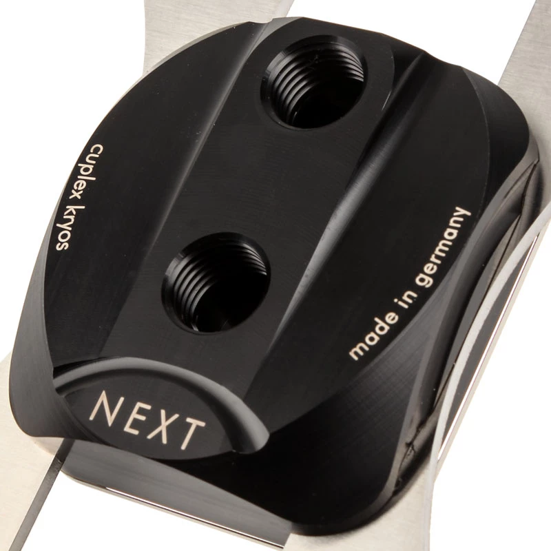 Ūdens bloks Aqua-Computer 21703 — Acetāls/Niķelis, Socket AM4, 111×75×22 mm, Melns/Sudrabains