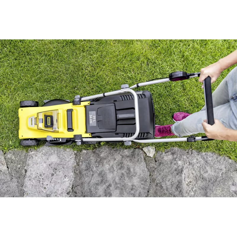 Kājāmgājēja zāliena pļāvējs Karcher LMO 3-18, akumulators 18 V, griešanas platums 340 mm, piemērots līdz 350 m², augstums 25–60 mm