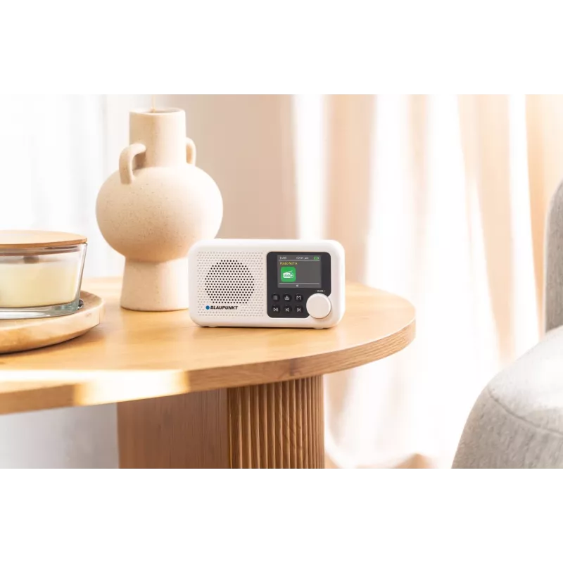 Pulksteņa radio BLAUPUNKT DR8BK — digitālais modinātājpulkstenis ar FM/DAB+, Bluetooth 5.3, 2W, 1800 mAh, USB uzlāde, melns
