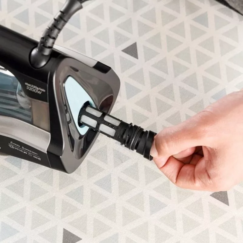 Sausais un tvaika gludeklis Taurus Geyser Eco 3200 W, 220 g/min tvaika pastiprinājums, anodēta zole, melns