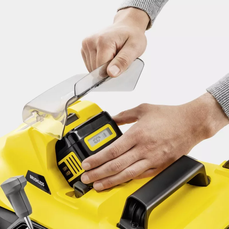 Kājāmgājēja zāliena pļāvējs Karcher LMO 3-18, akumulators 18 V, griešanas platums 340 mm, piemērots līdz 350 m², augstums 25–60 mm