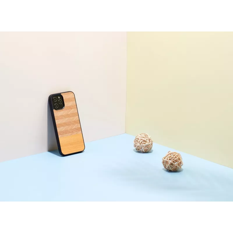 Aizsargapvalks Man and Wood iPhone 12 Pro Max — skujiņas arancia Melns