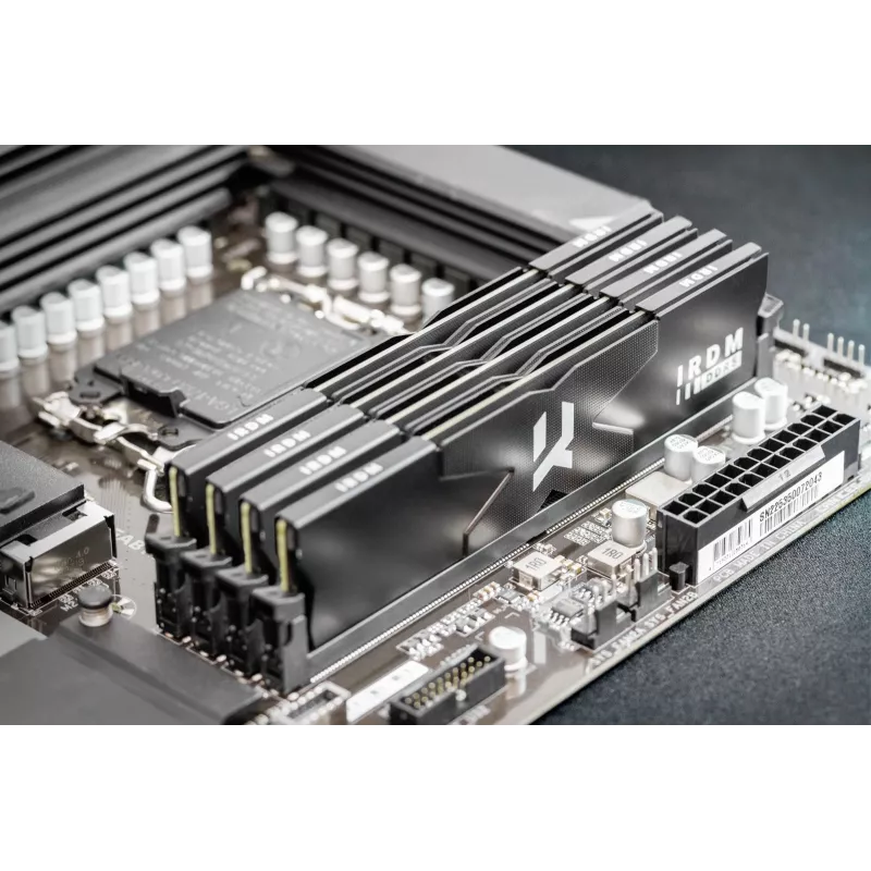 Atmiņa DDR5 IRDM 32GB(2*16GB)/8000 CL36 melna