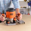 Frēze/apgriešanas iekārta Melns & Decker KW1200EKA-QS — kompakta frēze ar regulējamu dziļuma iestatījumu, ergonomisku dizainu