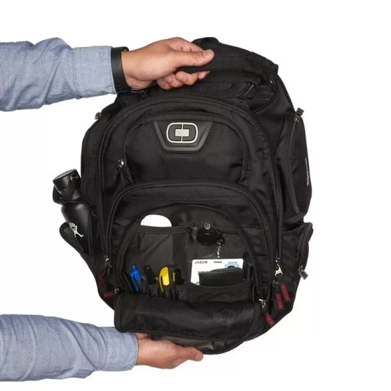 OGIO Mugursoma GAMBIT MELNA P/N: 111072_03