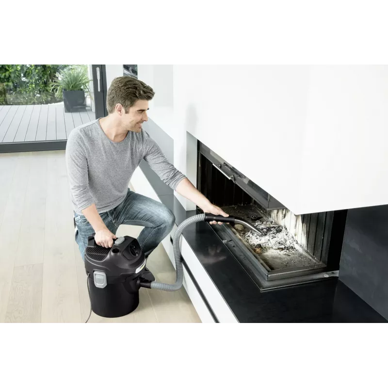 Putekļsūcējs Karcher AD 2 600 AW — sausais pelnu putekļsūcējs, 14 L, 600 AW, šļūtene Ø 3.5 cm, 1 m šļūtene, melns