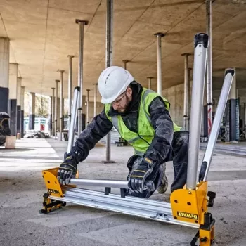 Zāģzāģa statīvs DeWalt DE7033 — alumīnija salokāms statīvs, 4 kājas, pagarināms līdz 2,5 m, kravnesība 227 kg, 16 kg