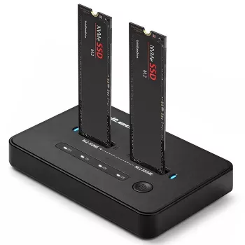 Dokstacija QOLTEC 52366 — divu M.2 NVMe PCIe SSD, USB-C 20 Gb/s, atbalsta līdz 2×8 TB, bezsaistes klonēšana